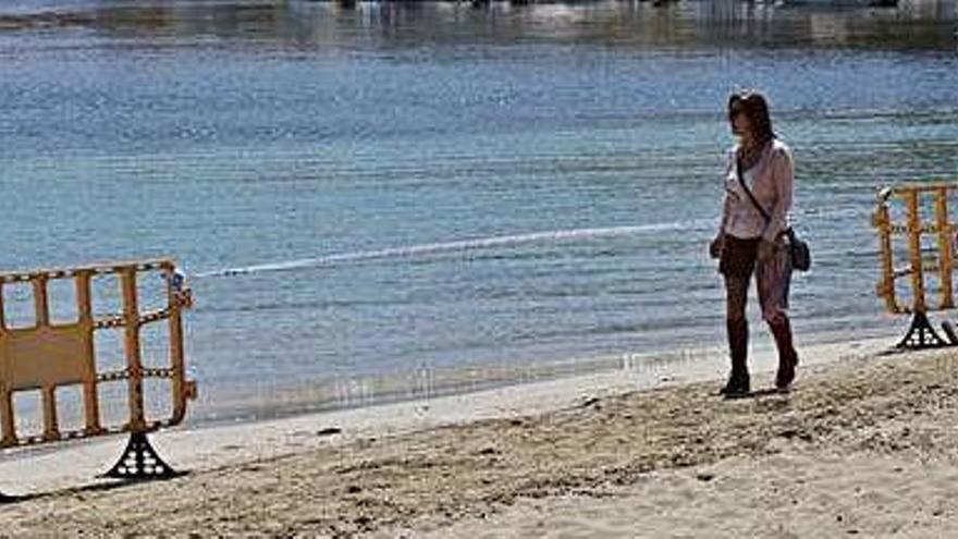 La playa de Talamanca, cerrada por vertidos, en una imagen de archivo.