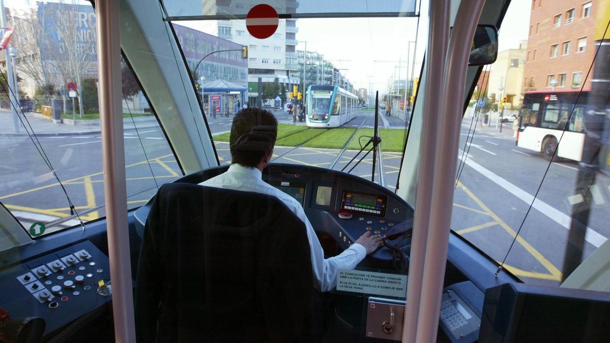 El Tram instal·la càmeres de reconeixement facial per detectar distraccions de conductors