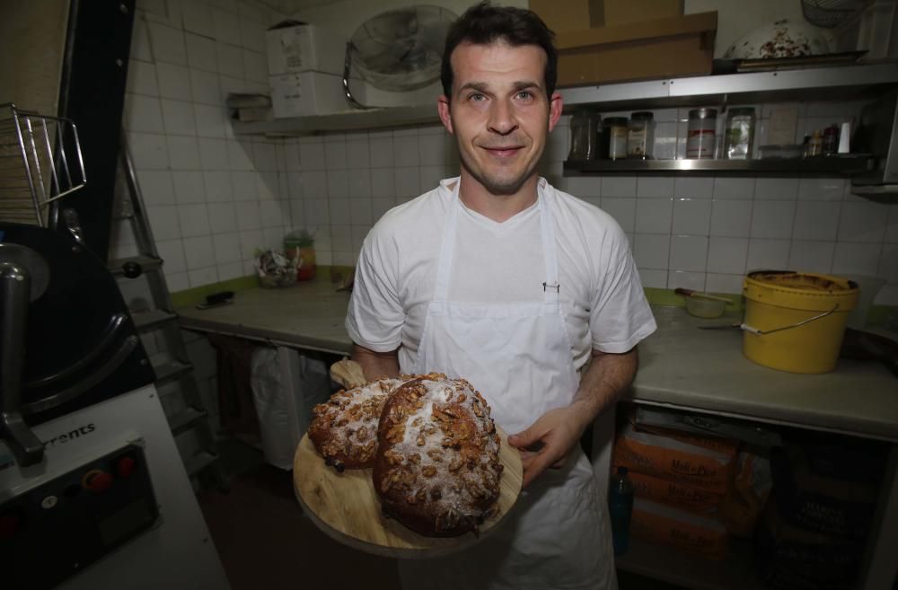 Forn de Vicent García. Primer premio de escaparate y torta de pasas y nueces.