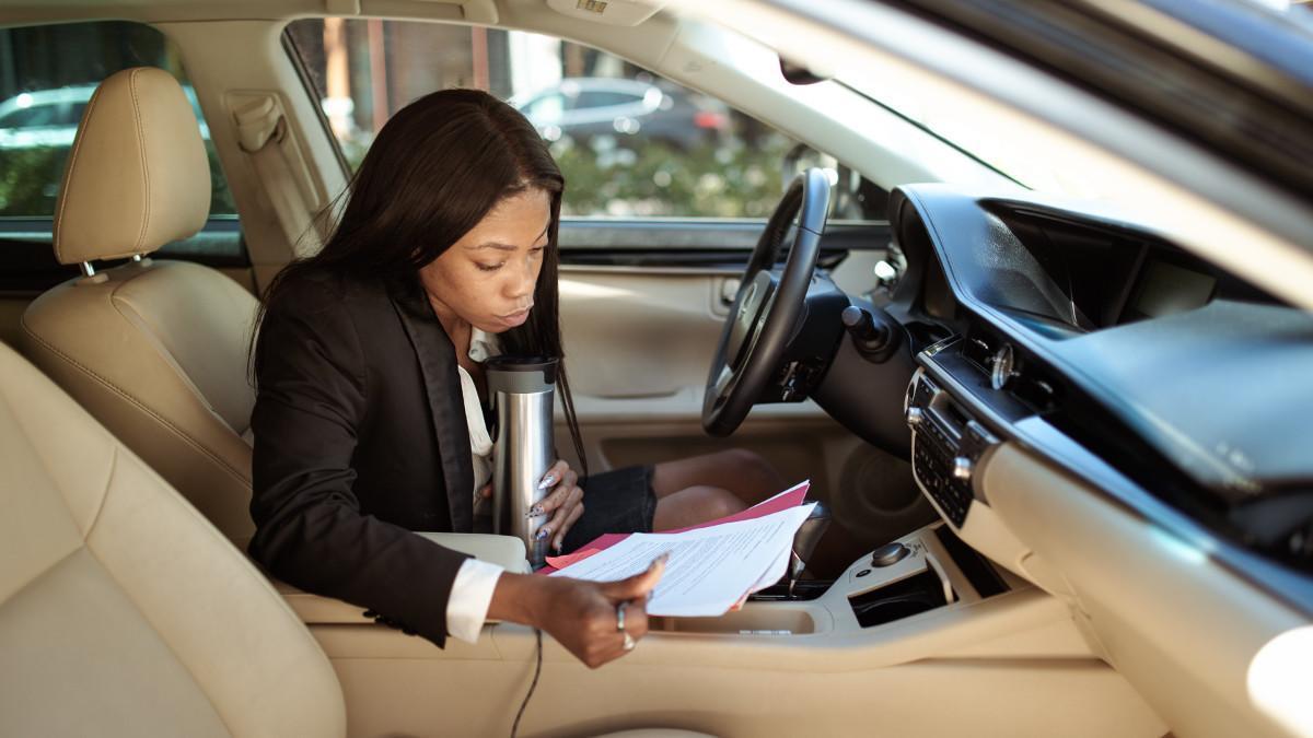 La DGT te puede multar con hasta 500 euros si no llevas esta documentación en el coche