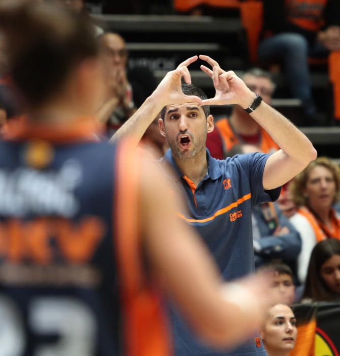 VALENCIA BASKET FEMENINO VS PICKEN CLARET