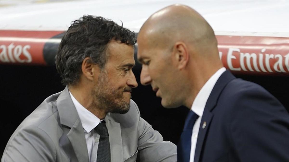 jdomenech38162446 barcelona s head coach luis enrique  left  is flanked by rea170425213949