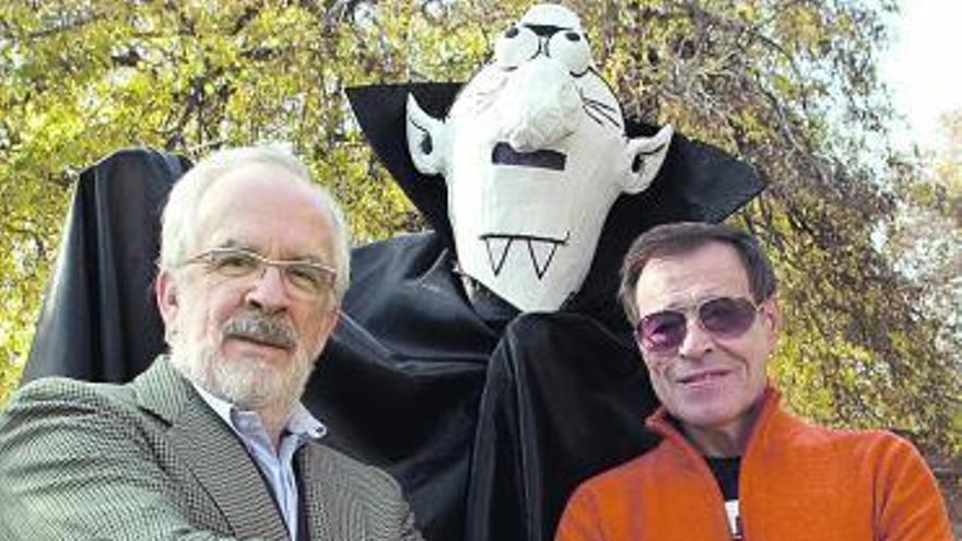 Antonio Fraguas, «Forges», y Alfonso Azpiri, con su particular Drácula.