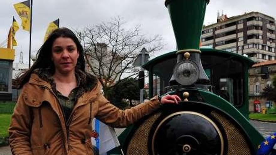 Paula trabaja en el tren desde hace dos años.  // I. Abella