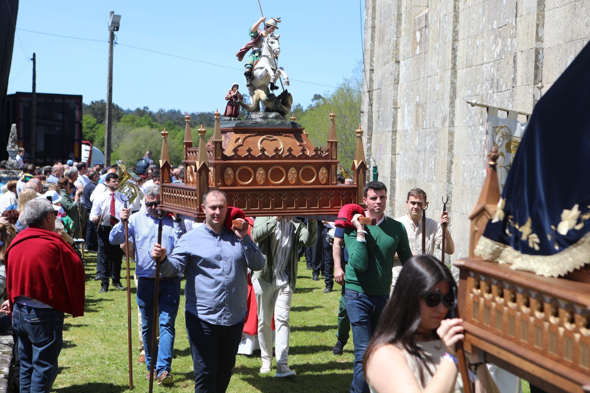 La romería en honor al patrón del ganado y los animales celebrada cada año en Cereixo contó con un gran número de asistentes