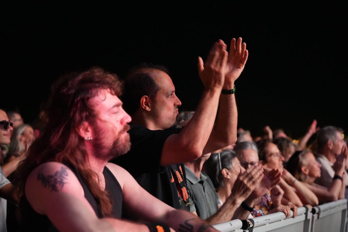 Medina Azahara desata la nostalgia en su último concierto en Badajoz
