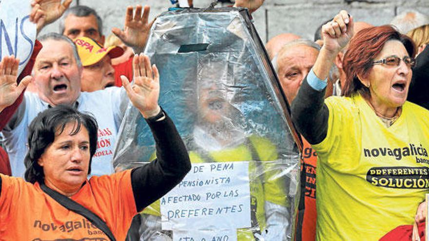 Imagen de una manifestación de perjudicados por inversiones en entidades bancarias.