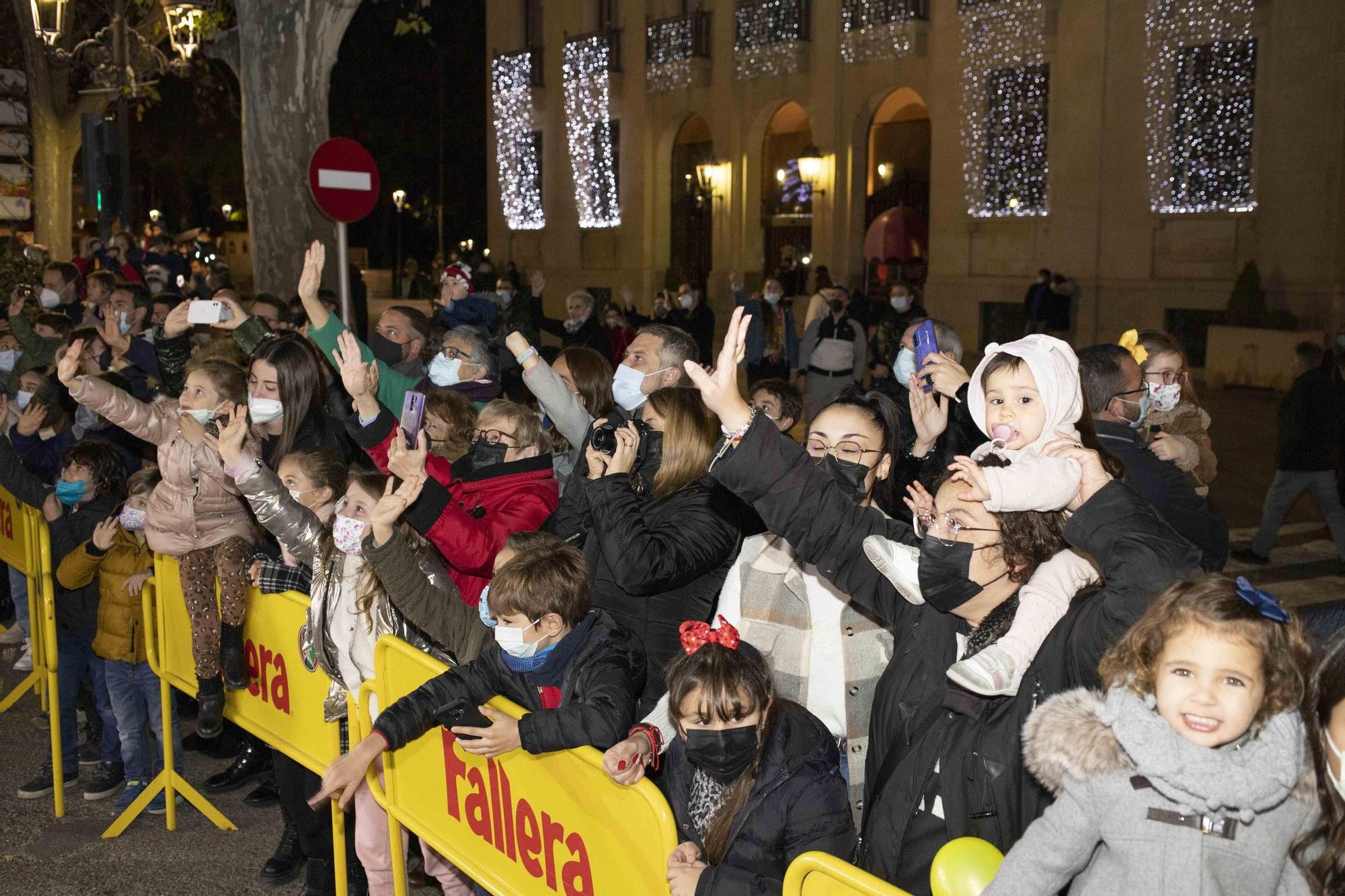 Los Reyes Magos recorren de nuevo las calles de Xàtiva