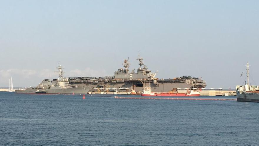 US-Kriegsschiffe vor Anker an Palmas Kreuzfahrtmole