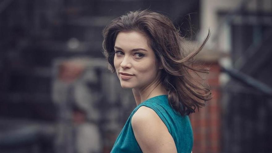 Cosmo emite 'El escándalo de Christine Keeler'.