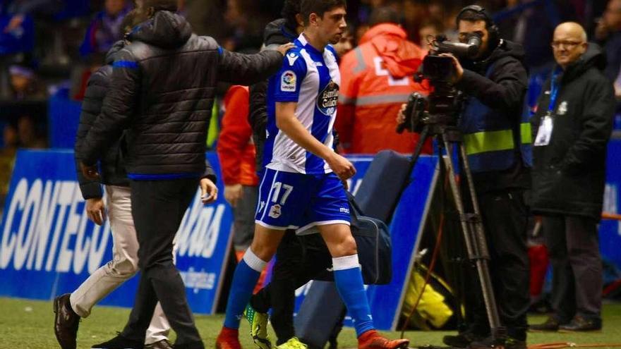 Federico Valverde, en el momento de abandonar el campo en el partido el pasado lunes contra el Betis.