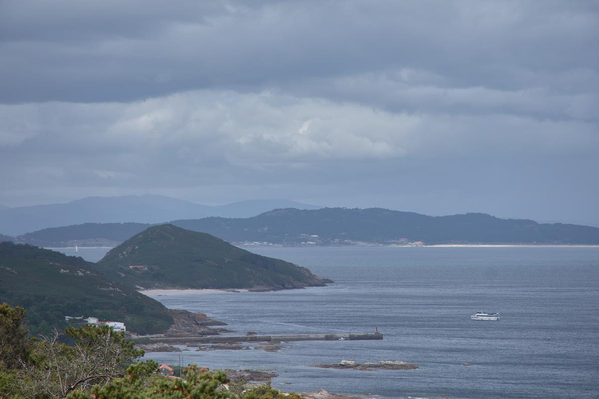 Vista de la isla de Onza o Onceta en el archipiélago de Ons, Pontevedra, Parque Nacional de las Islas Atlánticas