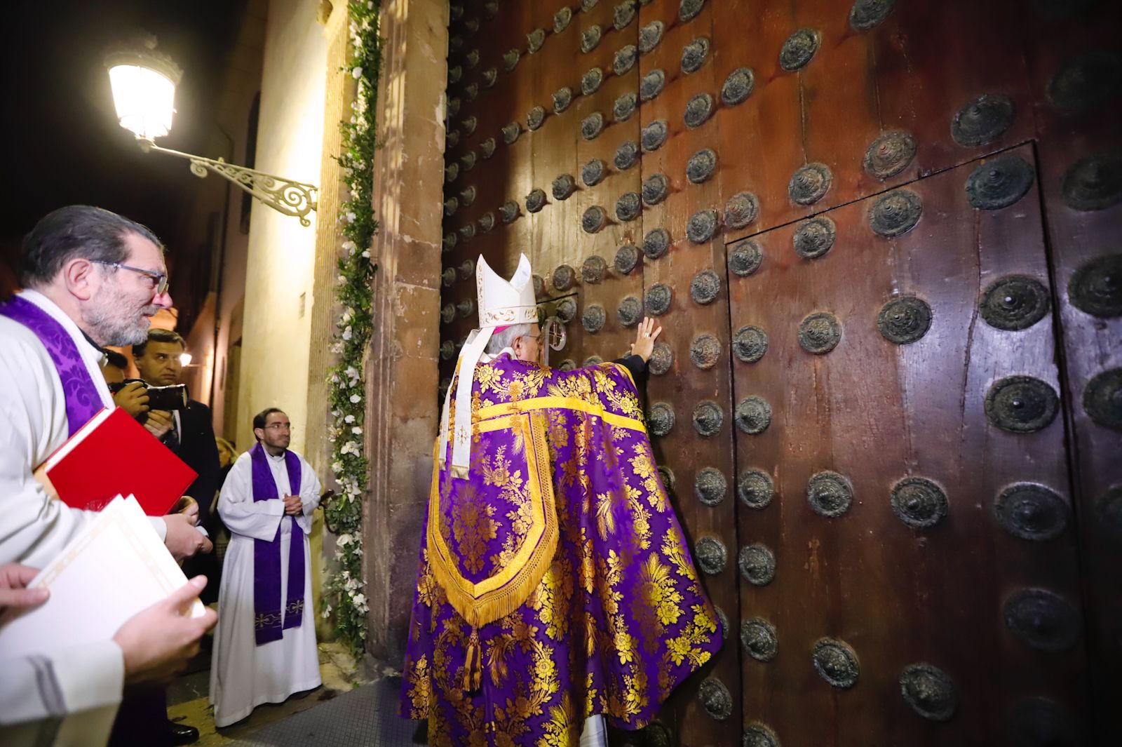 El Santo Sepulcro y Las Penas de San Andrés abren la cuaresma