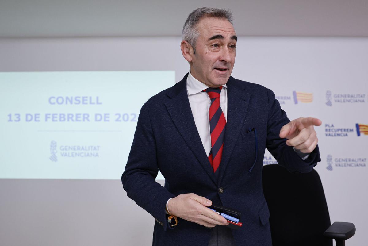 Miguel Barrachina, con su corbata 'blaugrana' en apoyo a los barcelonistas.