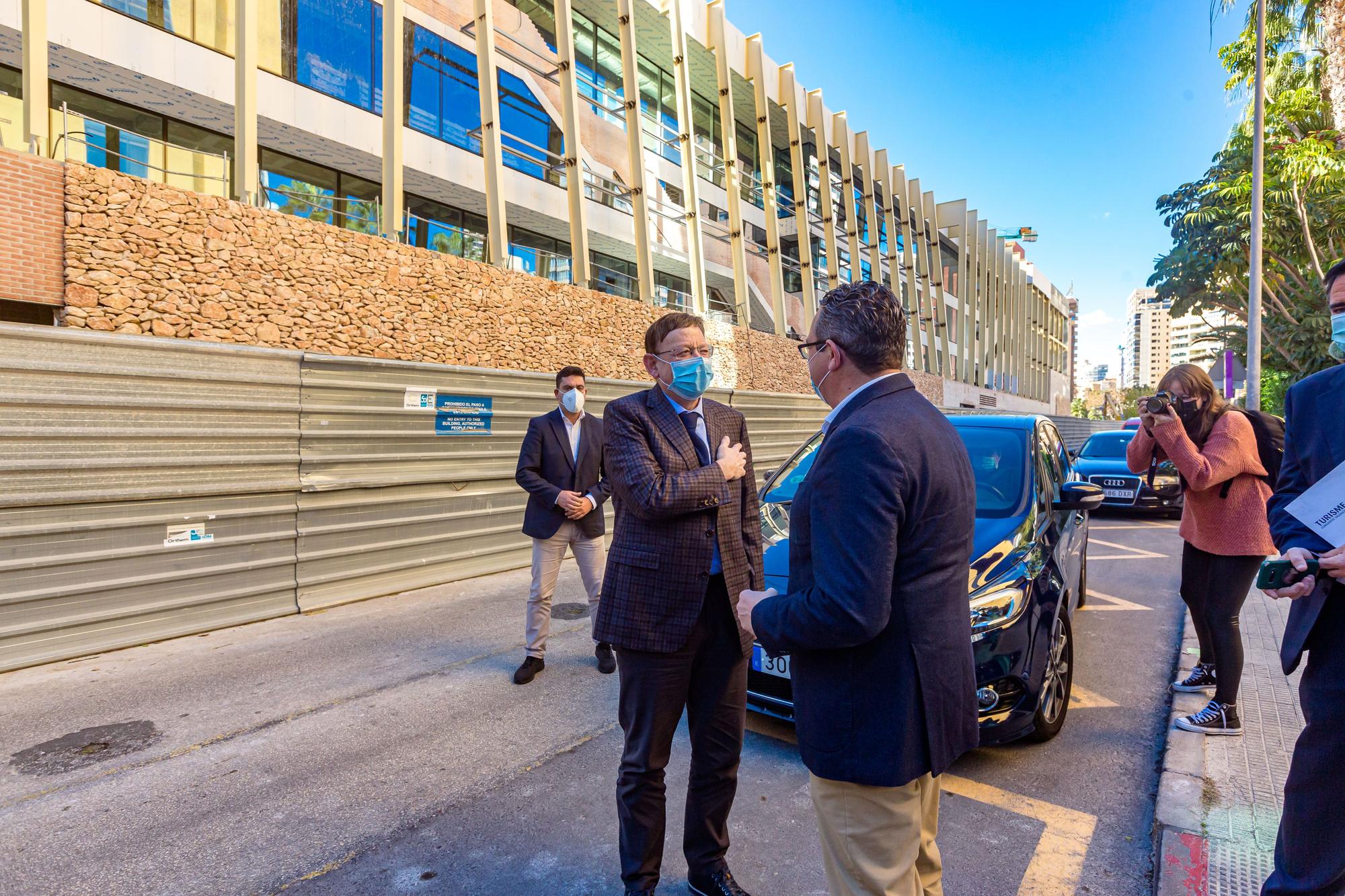 Ximo Puig abre la puerta a la iniciativa privada para acabar el Centro Cultural de Benidorm