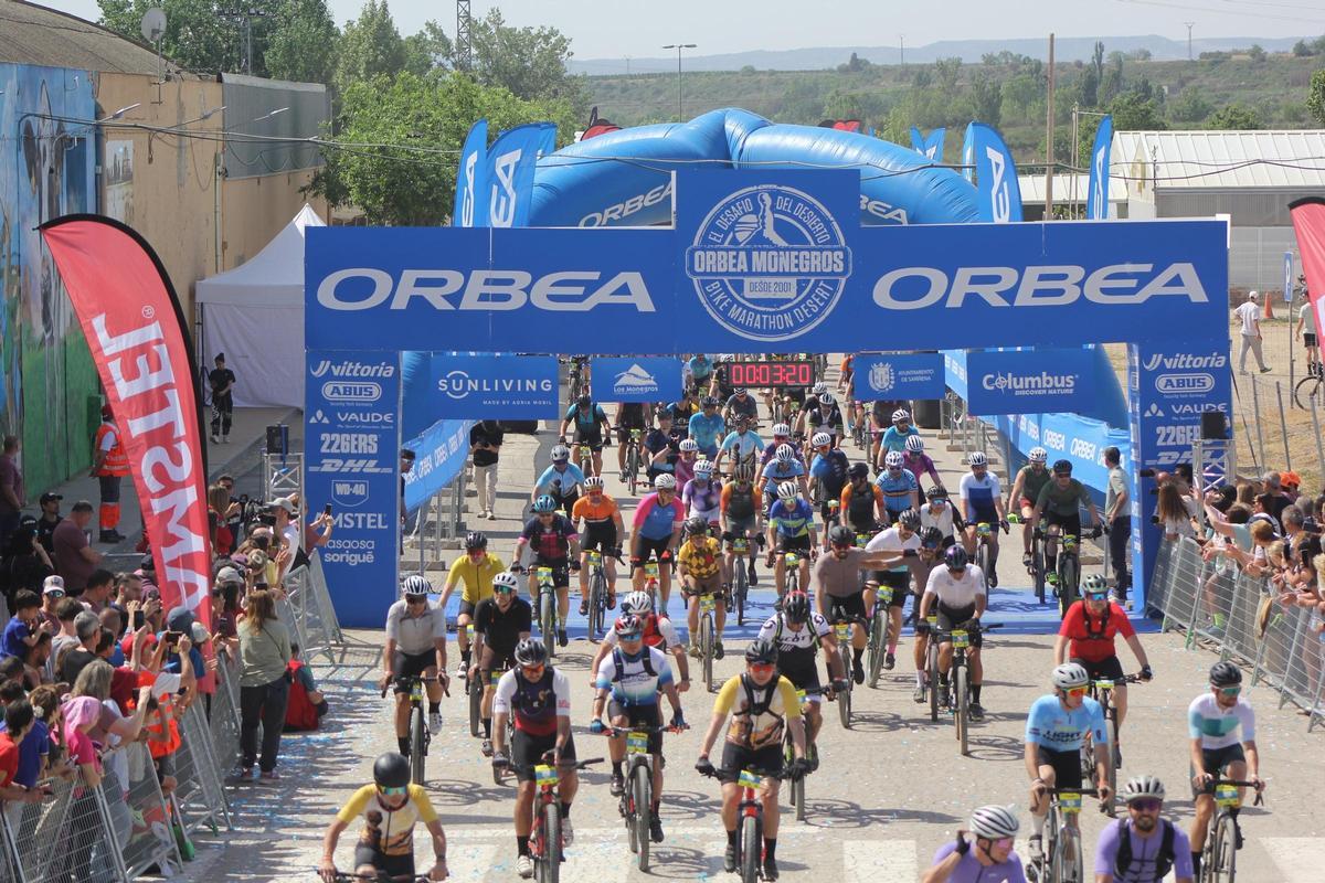 La salida de la Orbea Monegros en Sariñena.