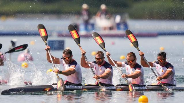 El K4 español, en
pleno esfuerzo.  | // EFE