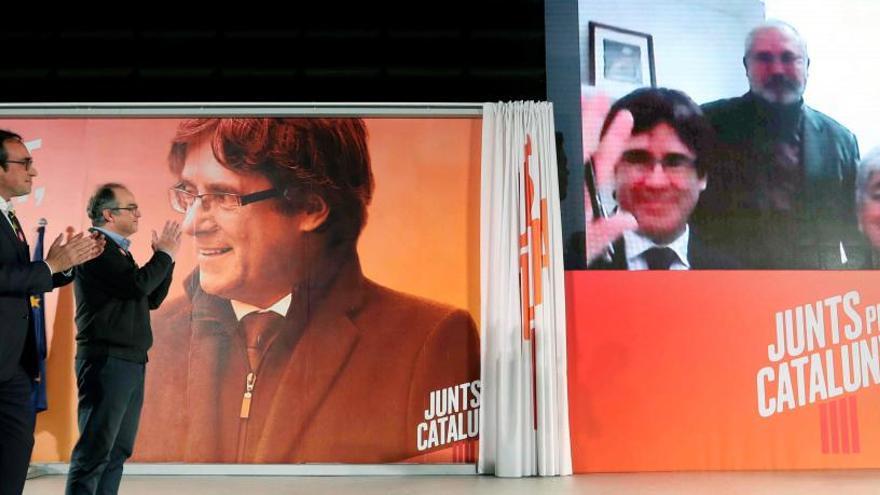 Puigdemont durante el inicio de campaña de las elecciones.