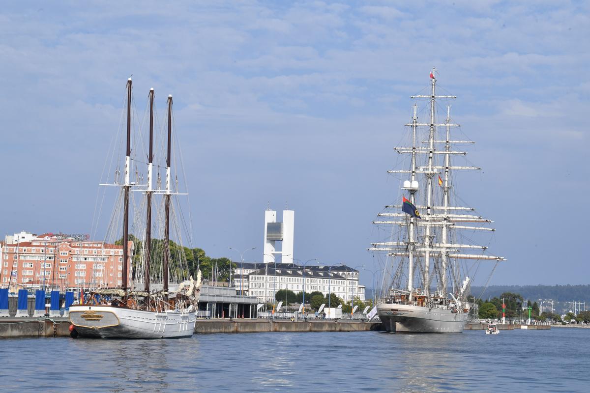 El 'Shabab Omán II', participante en la regata de Grandes Veleros, recala esta semana en el Puerto de A Coruña