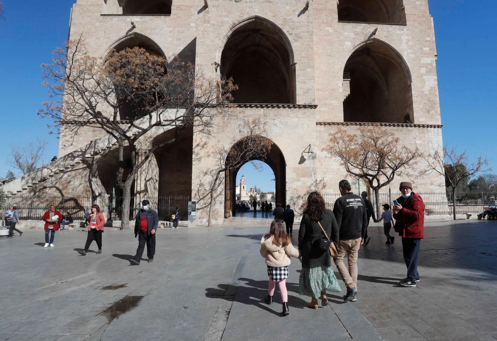 València disfruta al sol del penúltimo domingo de febrero