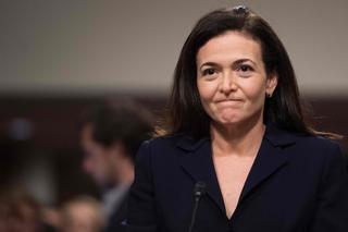 La junta de Facebook defiende a Sheryl Sandberg por investigar a George Soros