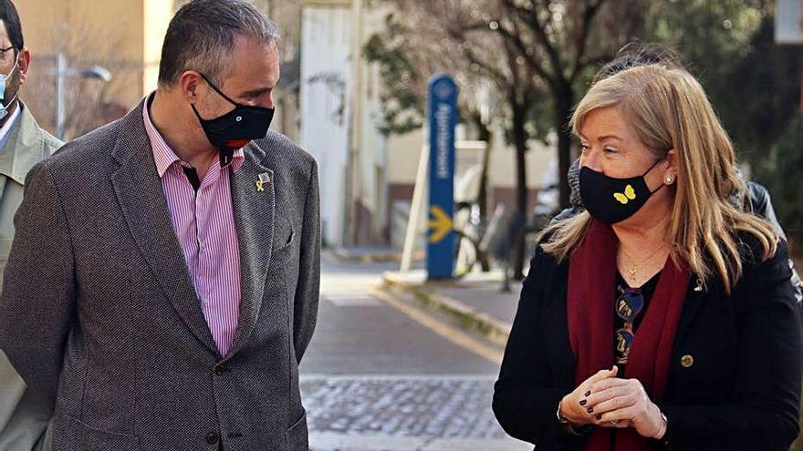 Àngels Ponsa amb Jordi Fàbrega ahir durant la visita