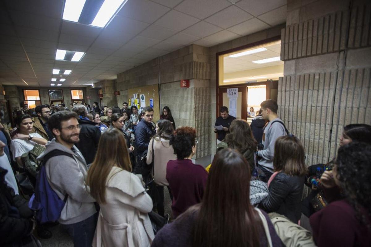 Examen del MIR en Oviedo.