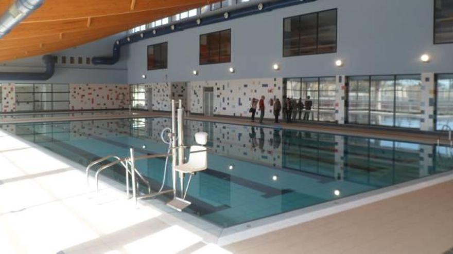 La oposición no asegura su apoyo para adjudicar la gestión de la piscina