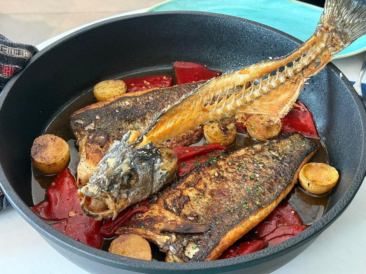Llobarro a la donostiarra, pel xef Aniol Pérez Pont d'El Rebost de Cadaqués.