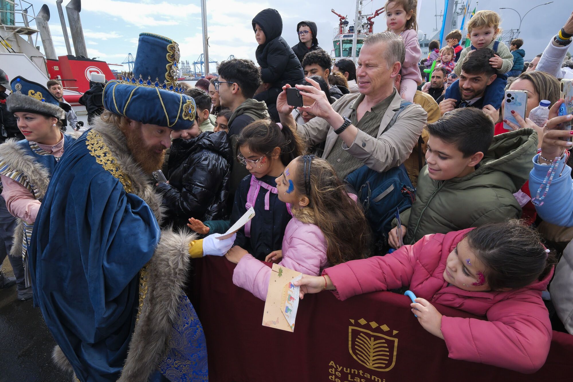 Llegada de los Reyes Magos, en la Base Naval 