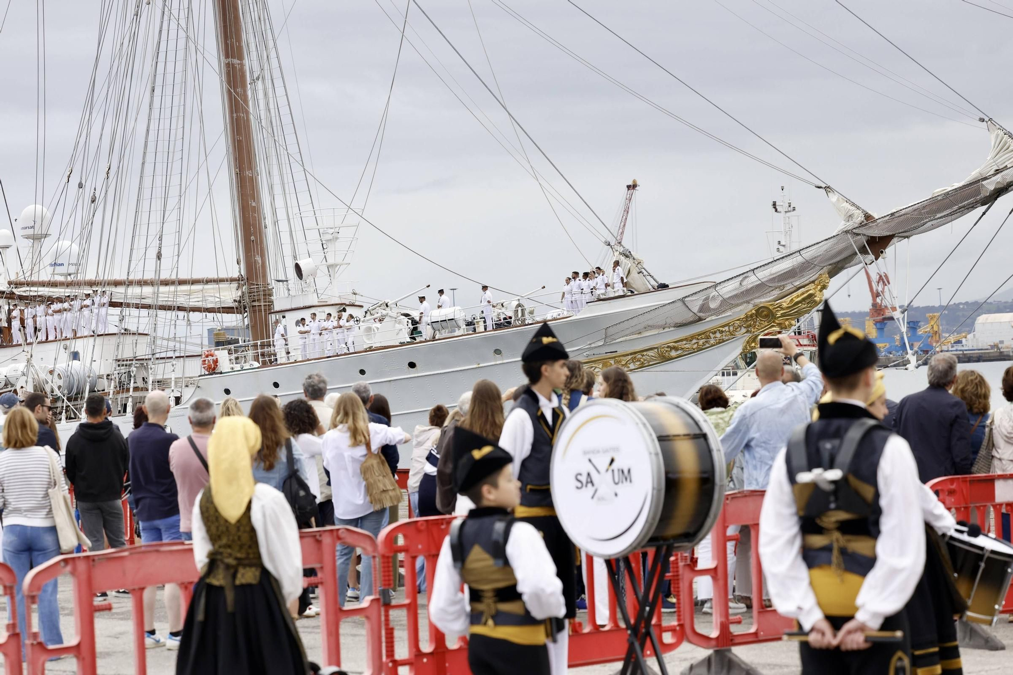 En IMÁGENES: Así fue la despedida de Leonor y "Elcano" del Musel