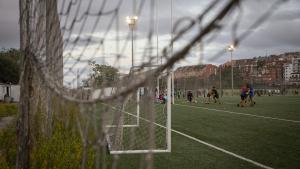 Uno de los campos que comparten equipos de distintas disciplinas en el complejo deportivo de la Teixonera-Vall dHebron, en Barcelona.