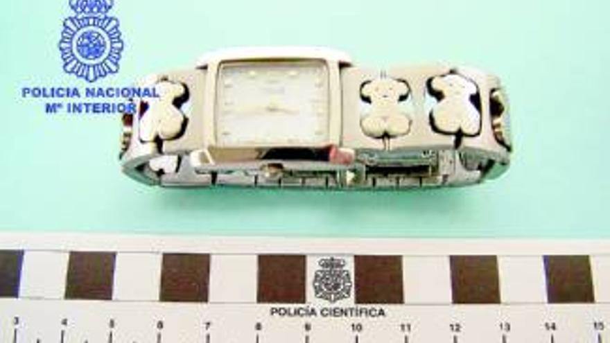 Detenida una empleada de hogar por 19 robos de joyas y dinero a mujeres mayores