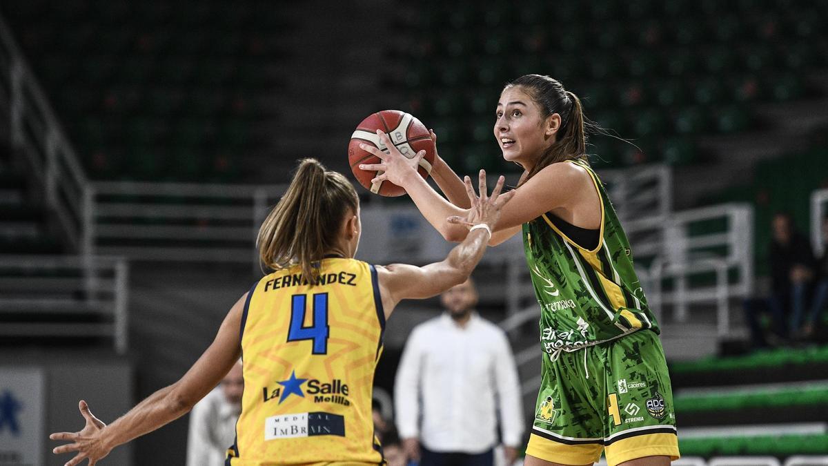 Stephanie Martínez, base del Al-Qázeres, con gran protagonismo esta temporada.