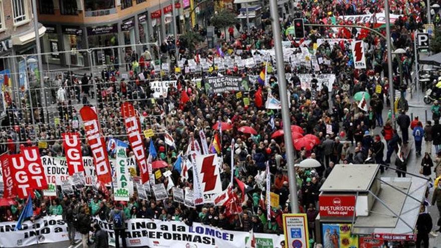 Primer acto de protesta contra Wert tras la aprobación de la LOMCE