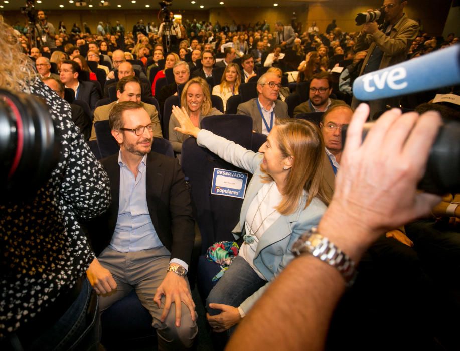 Pablo Casado centra su campaña en la economía durante un acto del PP celebrado en Alicante