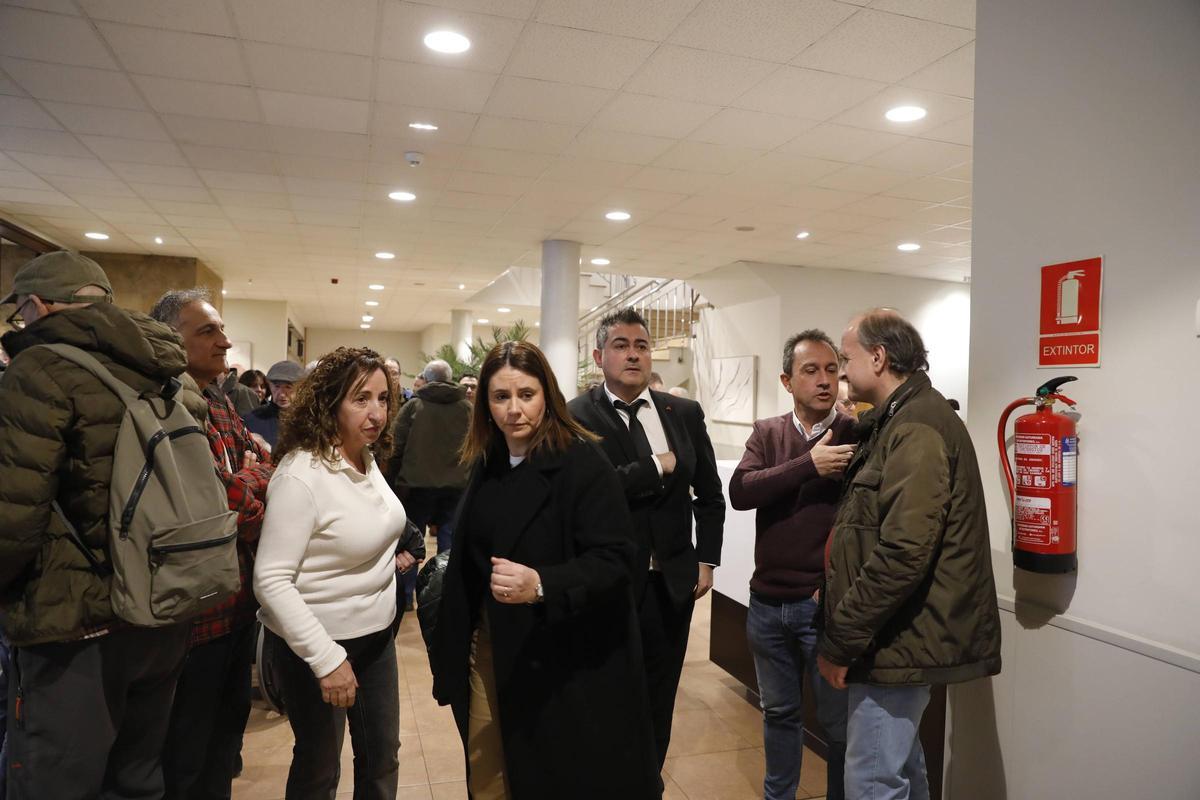 Acto de despedida de Vicente Gutiérrez Solís en el tanatorio de Langreo