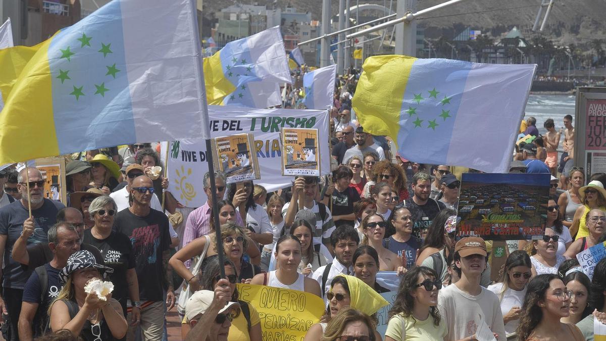 Imagen de la manifestación de 'Canarias tiene un límite'