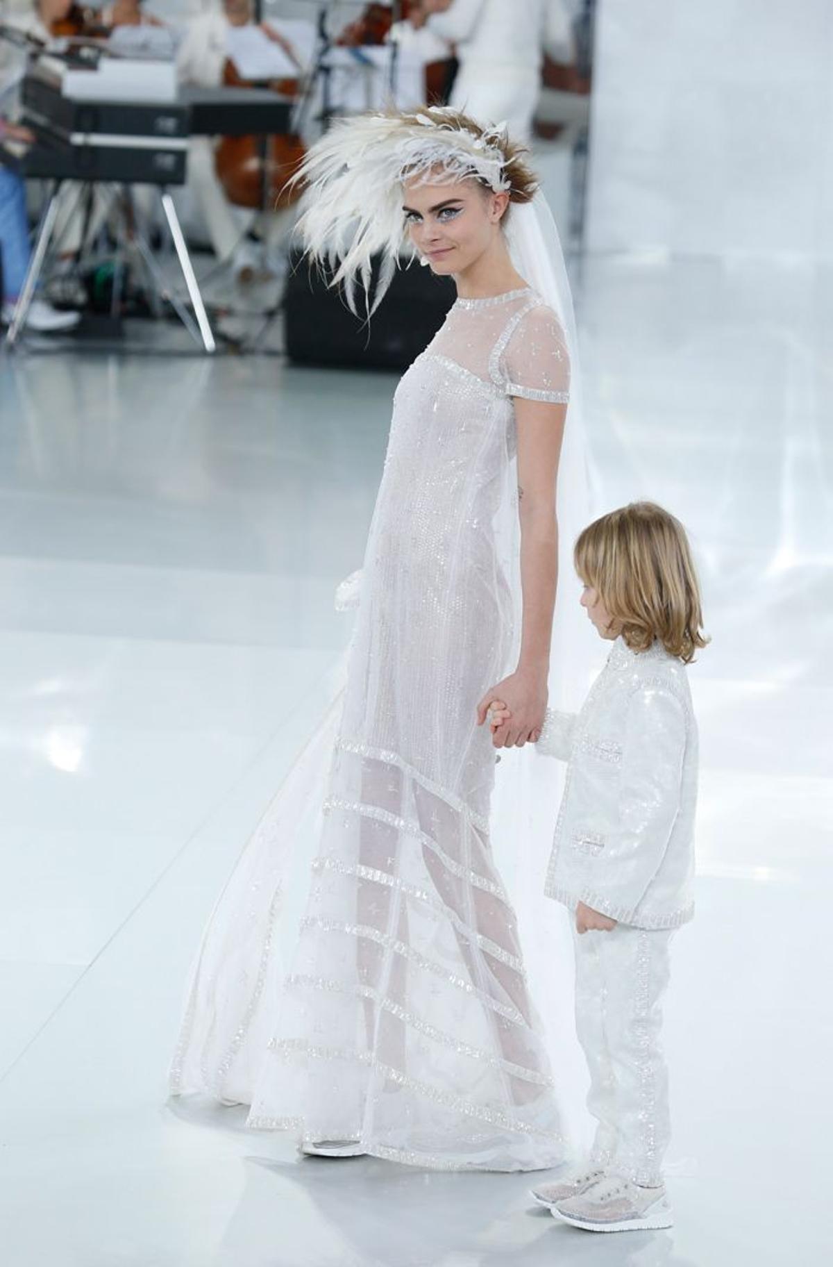 Cara Delevingne en el desfile de Chanel