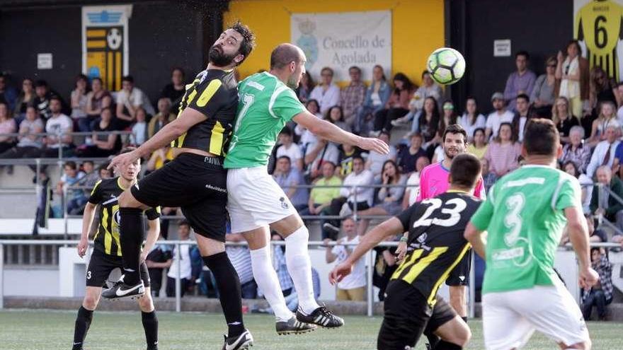 El delantero Pablo, durante del partido disputado ayer en Hospitalillo. // Bernabé/Javier Lalín