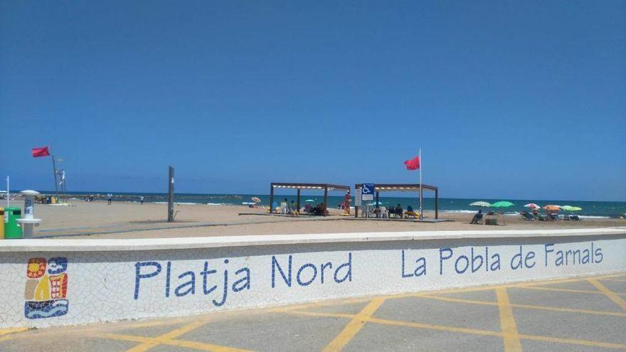 La Playa Nord de la Pobla de Farnals mantiene la bandera azul.