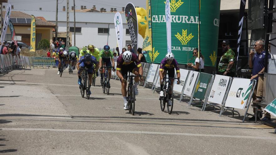 Syritsa cumple los pronósticos y gana al sprint en Valcabado