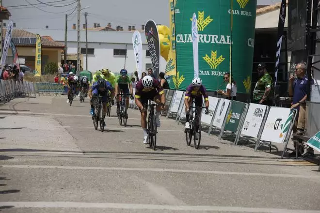 Syritsa cumple los pronósticos y gana al sprint en Valcabado