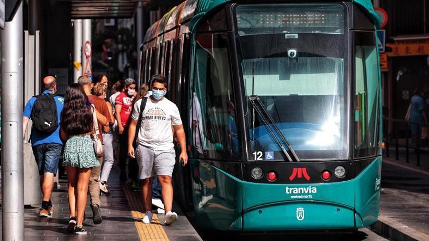 El transporte público también reduce su aforo hasta el 33%. 