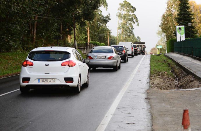 Atasco en Oleiros por un accidente en A Coruña