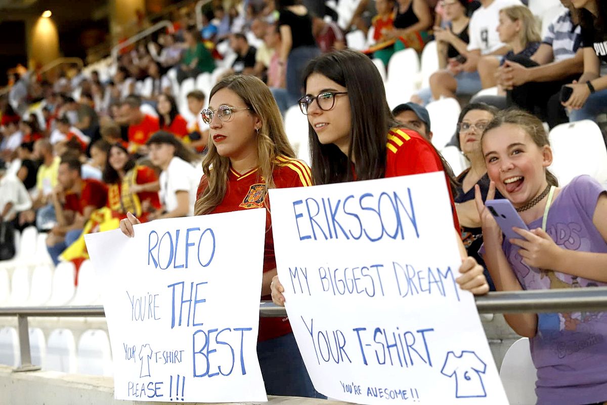 Las imágenes de la afición del España - Suecia femenino