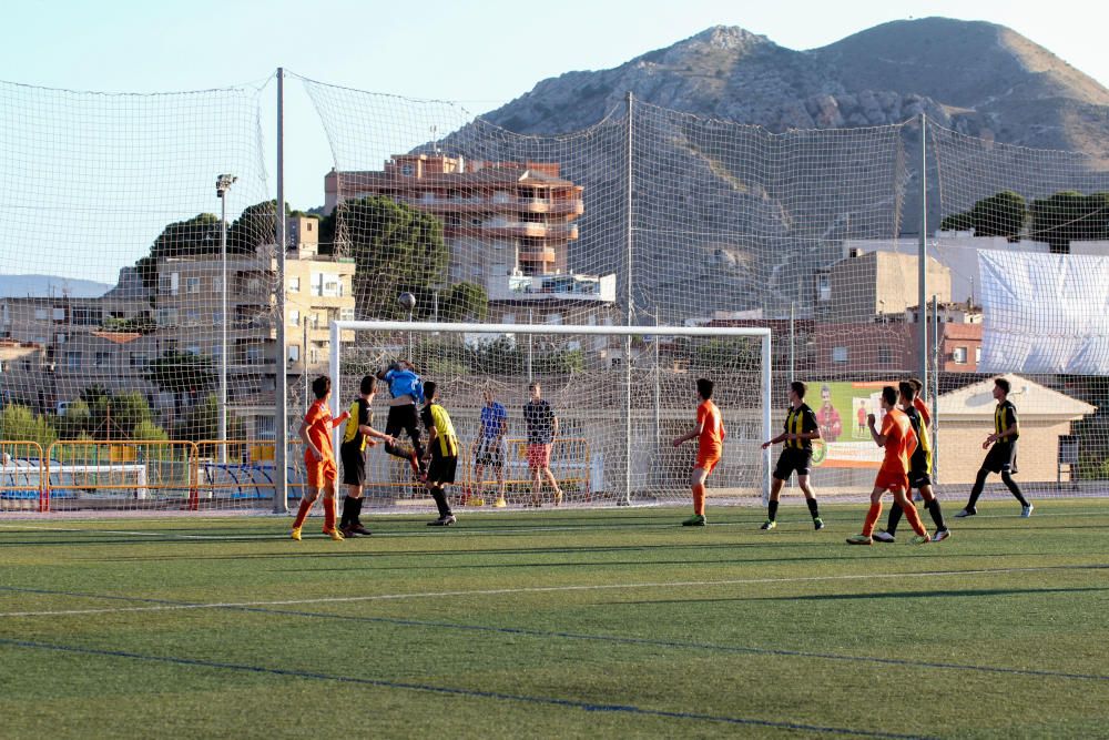 El equipo cadete del Idella CF ha llevado al fútbol eldense a la élite de la competición Autonómica por segunda vez en la historia