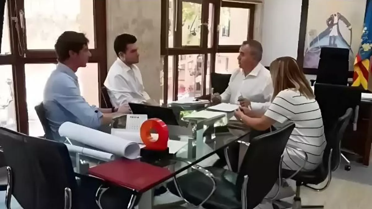 Lideremos presenta al Ayuntamiento de Aspe su proposición de ley "Más Vivienda"