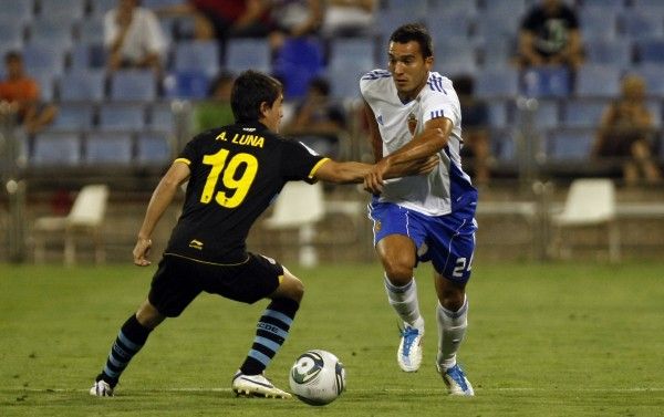 El Real Zaragoza logra el trofeo 'Carlos Lapetra' en la tanda de penaltis