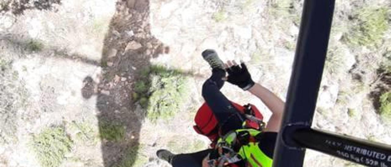 Rescatan a  dos senderistas  en la vía ferrata  de la Muntanya  de les Creus  en Tavernes